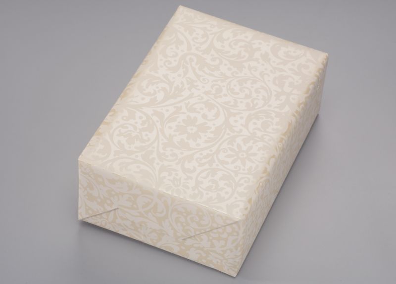 Gift wrapping paper Paisley cream