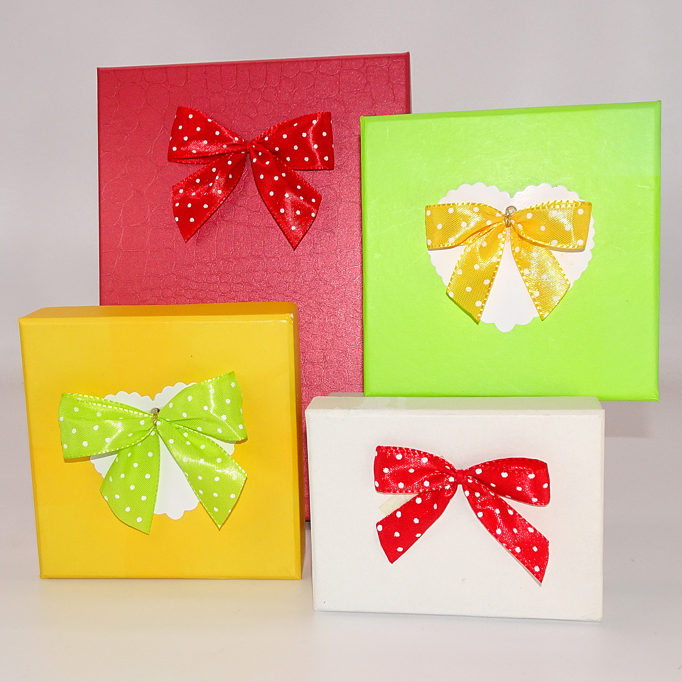 Dotted bows